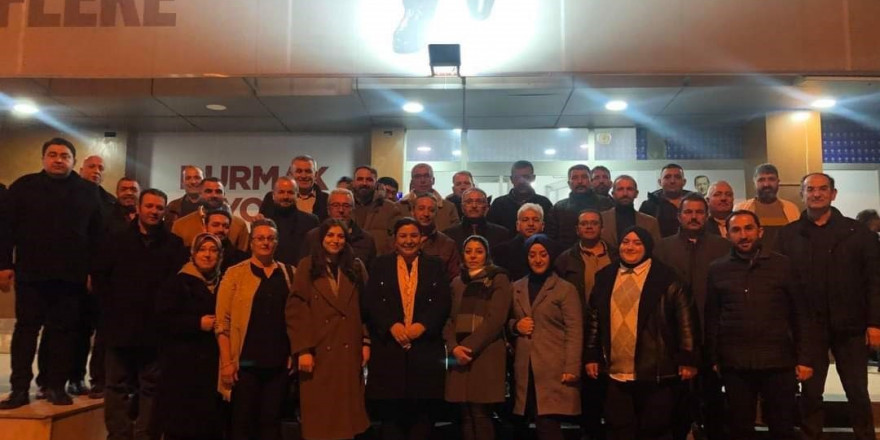 AK Parti, Kırşehir’de yenilenen kadrolarıyla seçimlere gidiyor