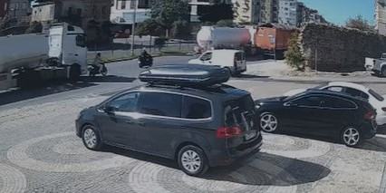 Akaryakıt tankerinin çarptığı motosikletli yaralandı