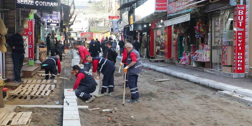 Akça Cami Caddesi esnafı çalışmalardan memnun