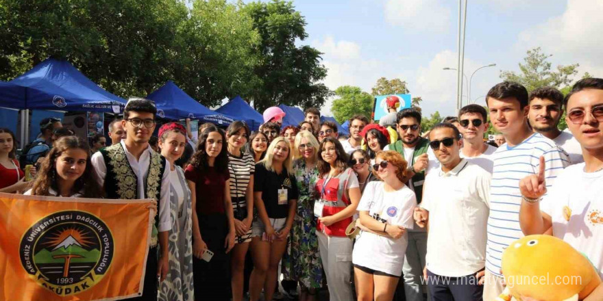 Akdeniz Üniversitesi Öğrenci Toplulukları Tanıtım Günleri başladı