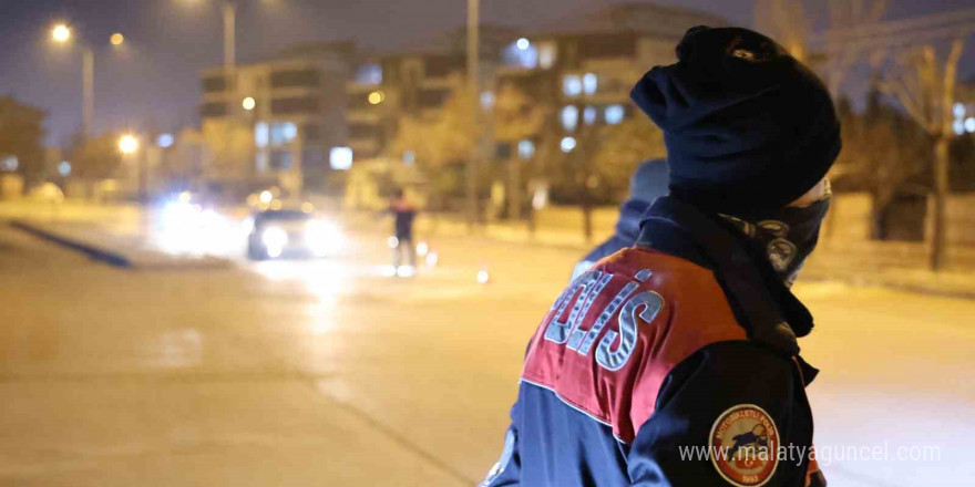 Aksaray polisinden şok uygulama