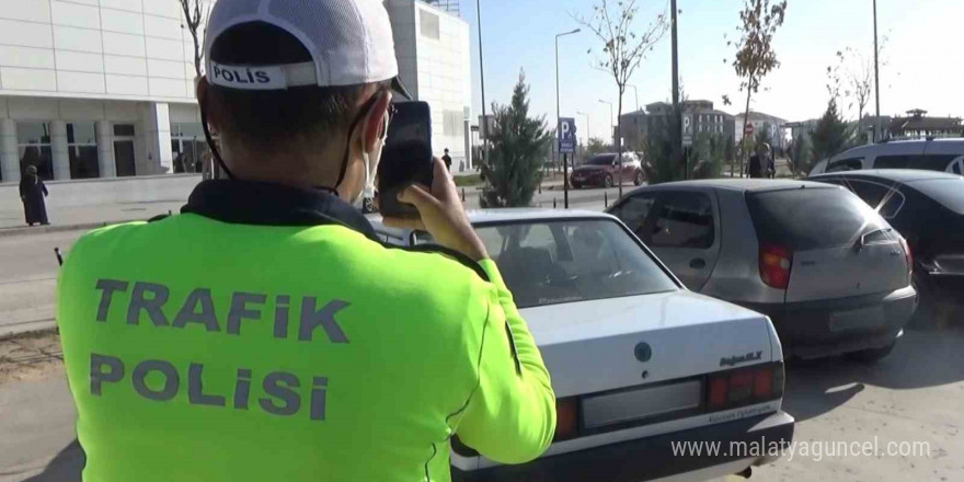 Aksaray’da engelli park yerine araç bırakan sürücülere af yok