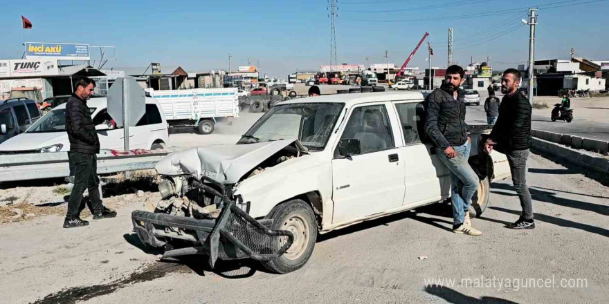 Aksaray’da kamyonetler çarpıştı: 1 yaralı