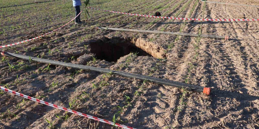 Aksaray’da mısır tarlasında küçük çaplı obruk oluştu