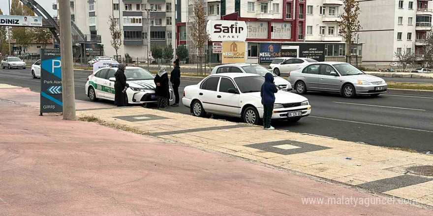 Aksaray’da otomobilin çarptığı 2 çocuk yaralandı