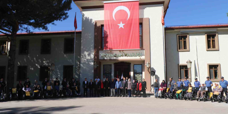 Akülü sandalyeye kavuşan kadın mutluluktan gözyaşlarına boğuldu