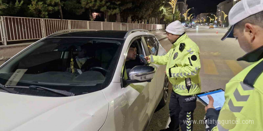 Alaca’da polis ekiplerinden huzur uygulaması