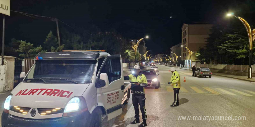 Alaca’da polis ekiplerinden huzur uygulaması