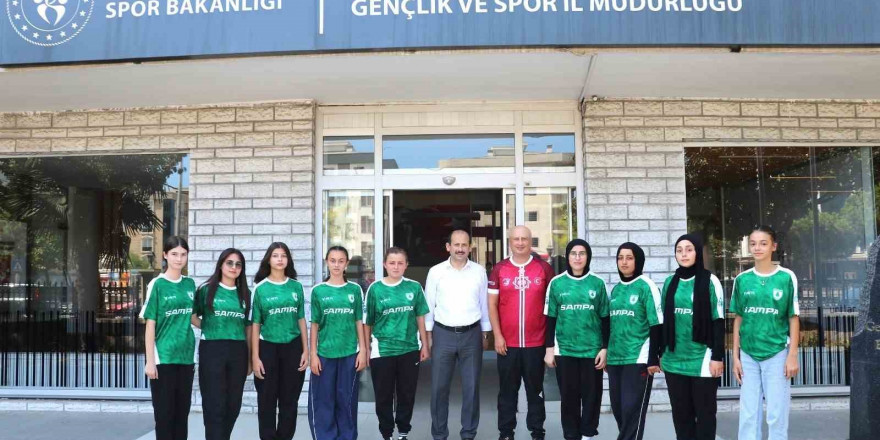 Alaçamsporlu milli sporcular İskoçya yolcusu