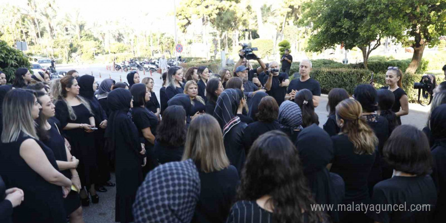 Alanya Belediyesinden kadına şiddete siyah tepki