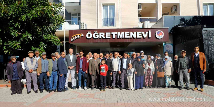 Alanya Belediyesi’nden yaşlı vatandaşlara tarih ve doğa gezisi