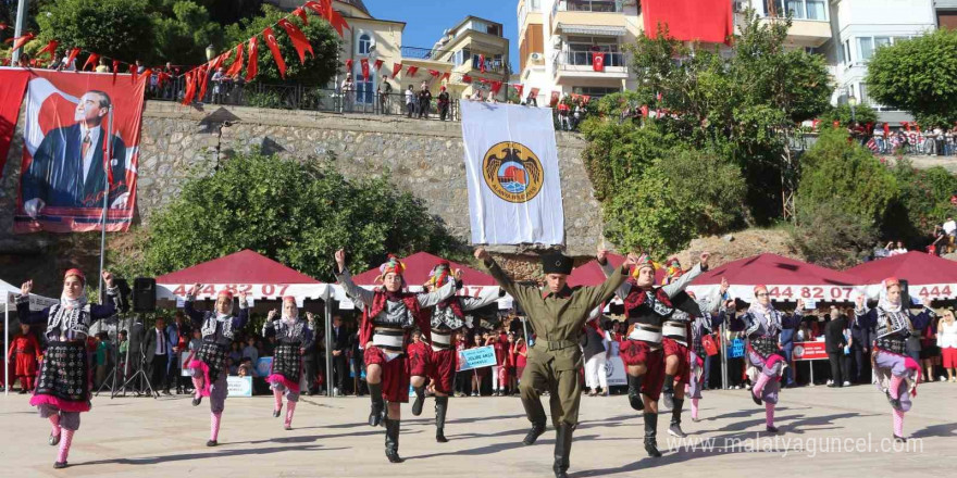 Alanya’da Cumhuriyet Bayramı coşkuyla kutlandı