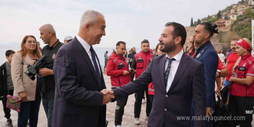 Alanya’da dip deniz tertemiz etkinliği