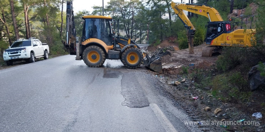 Alanya’da kuzeyde kar, güneyde heyelanla mücadele devam ediyor