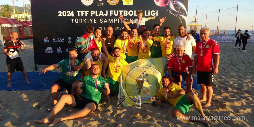 Alanya’da plaj futbol finalinde şampiyon Gümüldürspor