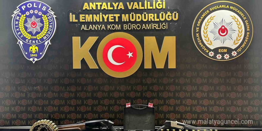 Alanya’da silah operasyonu