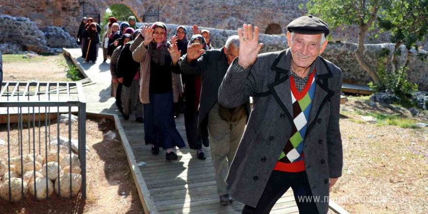 Alanya’da yaşlıların tarihi mekan heyecanı