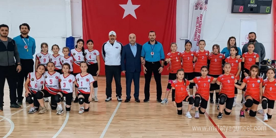 Alaplı Merkez Ortaokulu Voleybol Takımı Zonguldak Şampiyonası’nda