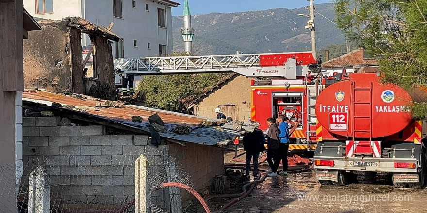 Alevlere teslim olan evde yaşlı kadın hayatını kaybetti