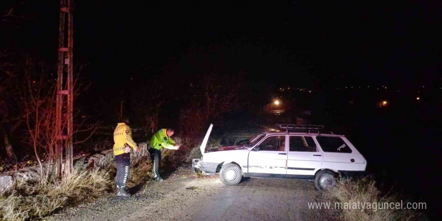 Alkollü sürücü kaza yaptı, aracını bırakıp hastaneye gitti