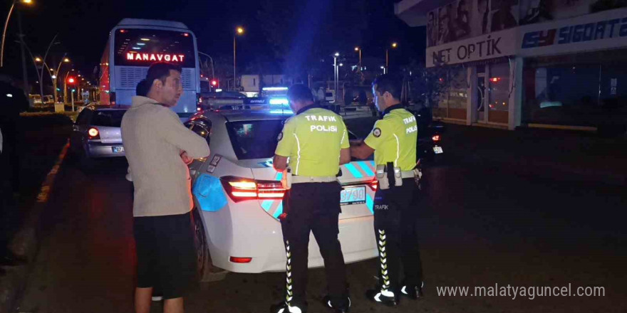 Alkolmetreyi üflemeyen sürücü olay yerinden kaçtı, ehliyetine 2 yıl el konuldu