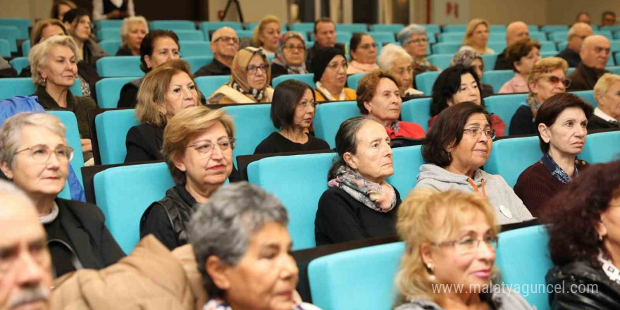 ALKÜ Tazelenme Üniversitesinde ilk ders heyecanı