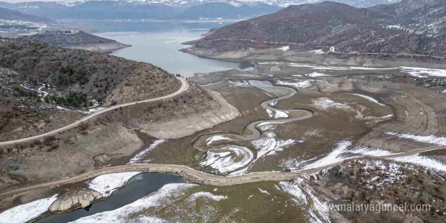 Almus’ta suların çekilmesiyle, kısa rota vatandaşların tercihi oldu