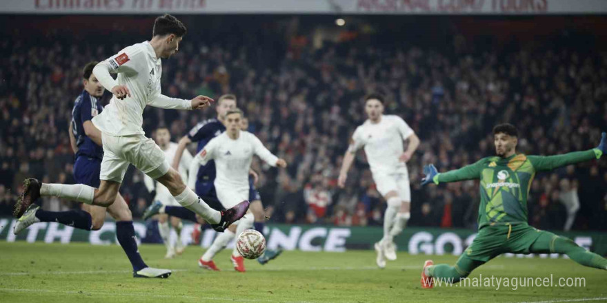 Altay Bayındır, Manchester United’ı FA Cup’ta üst tura taşıdı