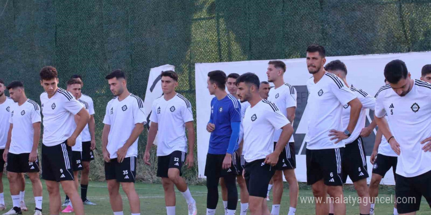 Altay, ilk yarıda dipten çıkamadı