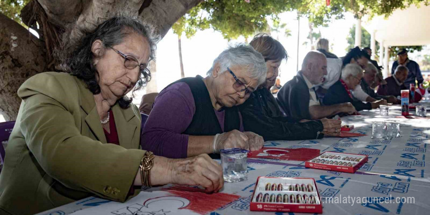 Alzheimer hastaları Cumhuriyet Bayramı’nı kutladı