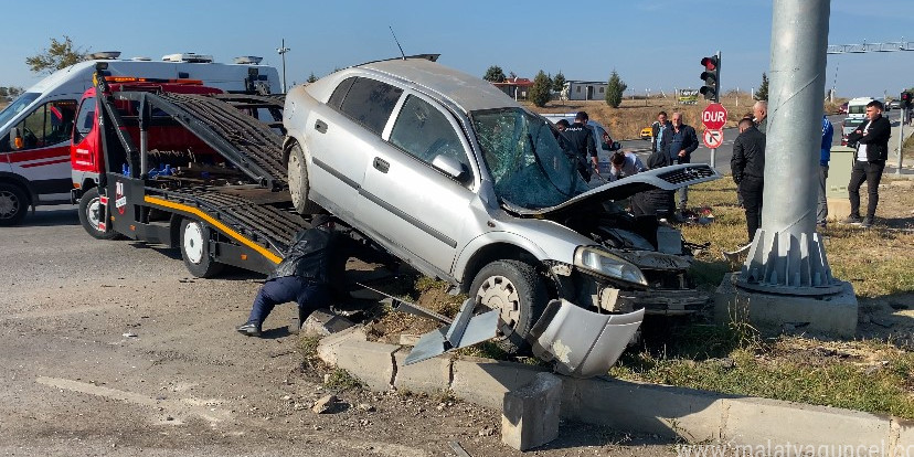 Ambulans kaza yaptı: 7 yaralı