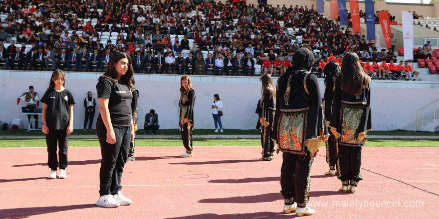 Ampute Milli Takımı, Amatör Spor Açılışı Haftası’nda gösteri maçı yaptı