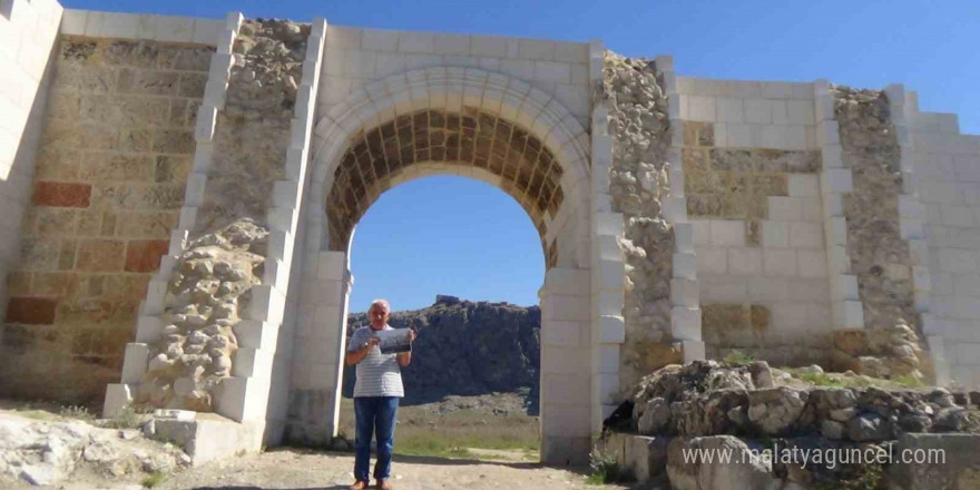 Anavarza antik kentindeki kale kapısı restorasyonu tepkiye neden oldu