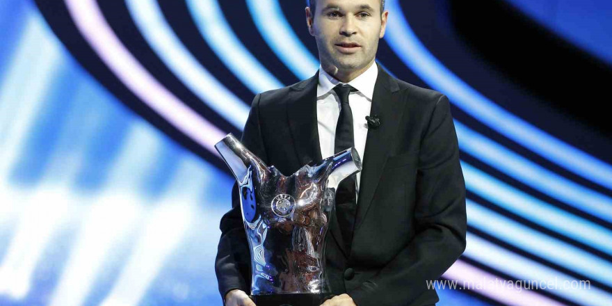 Andres Iniesta, futbolu bıraktığını açıkladı