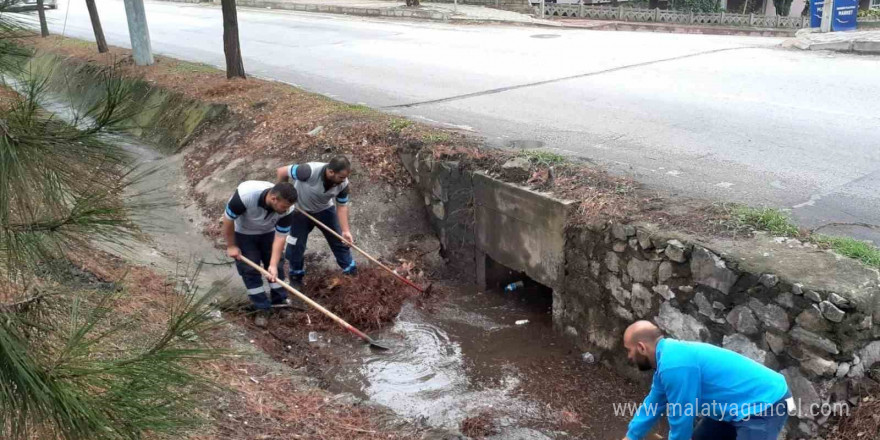 Ani yağışlara karşı mazgal ve menfez temizliği