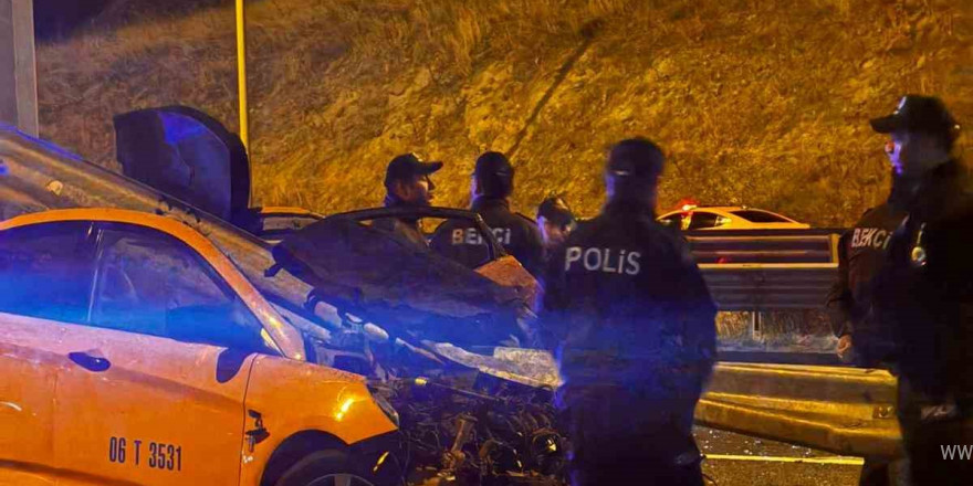 Ankara’da kontrolden çıkan taksi bariyerlere saplandı: 1 ölü