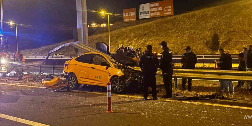 Ankara’da kontrolden çıkan taksi bariyerlere saplandı: 1 ölü