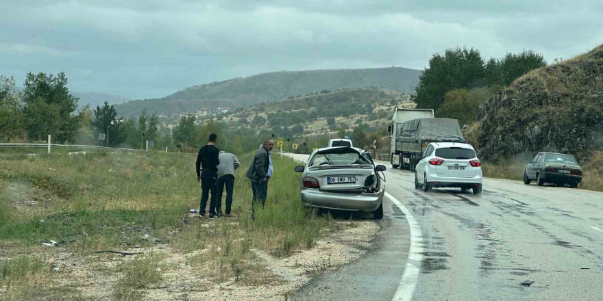 Ankara’da maddi hasarlı zincirleme trafik kazası