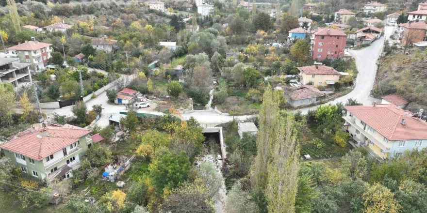 Ankara’da sel ve taşkınlara karşı menfez ve dere geçiş köprüleri yapımı sürüyor