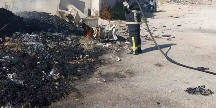 Antakya’da çöp yangını