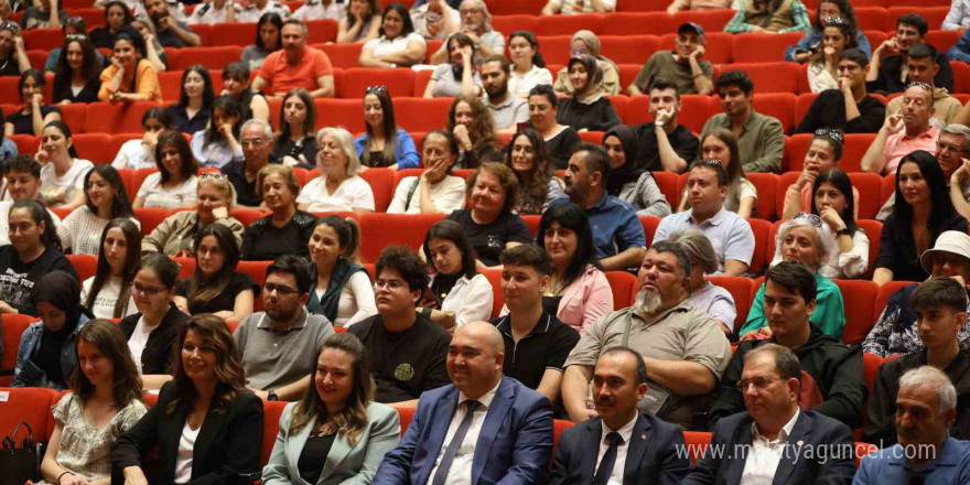 Antalya Kitap Fuarı’na ilk günden yoğun ilgi