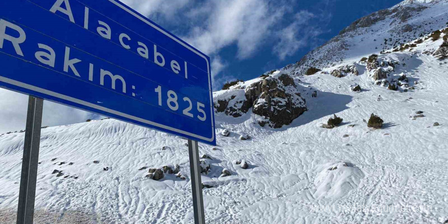 Antalya-Konya karayolu tüm araç trafiğine açıldı