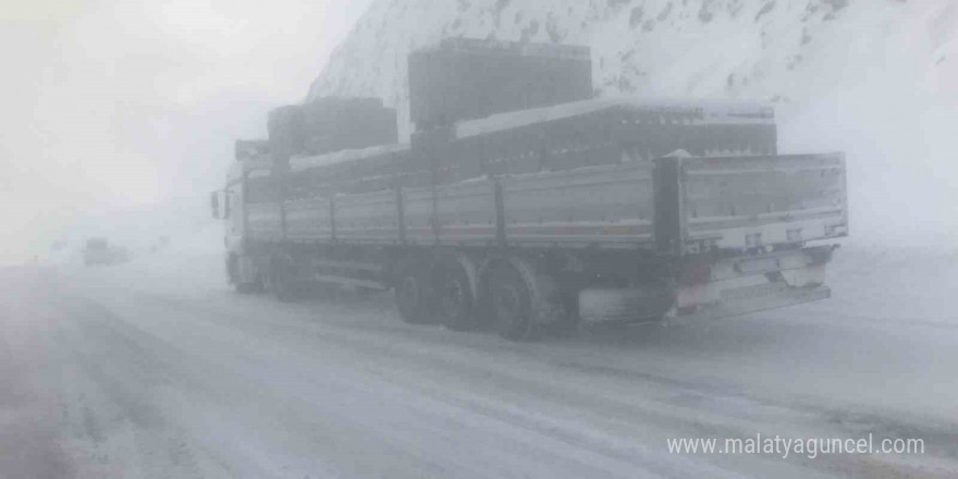 Antalya-Konya karayolu tüm araç trafiğine açıldı