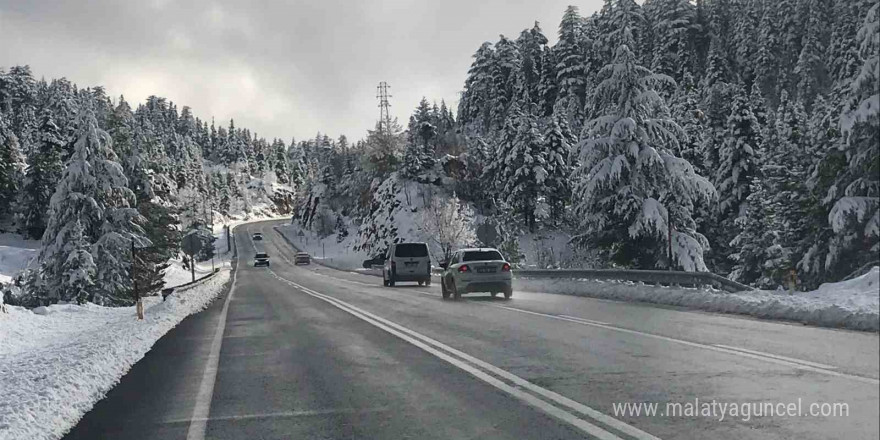 Antalya-Konya karayolu tüm araç trafiğine açıldı