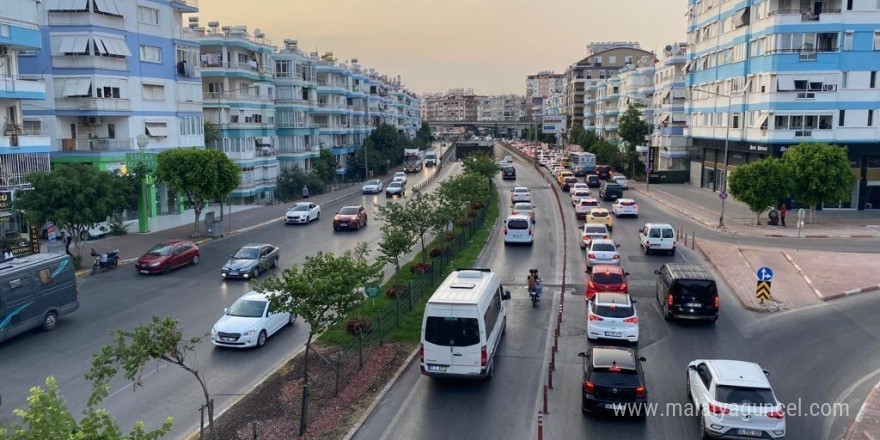 Antalya motorlu kara taşıtı sayısında 1,5 milyonu aştı