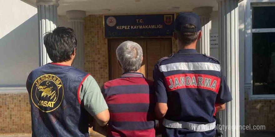 Antalya’da 74 aranan şahıs yakalandı