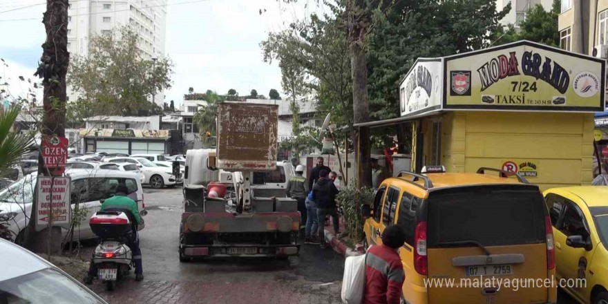 Antalya’da bakımı yapıldığı sırada trafo patladı; 2 çalışan yaralandı