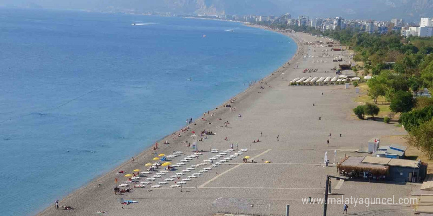 Antalya’da deniz suyu sıcaklığı, hava sıcaklığını yakaladı