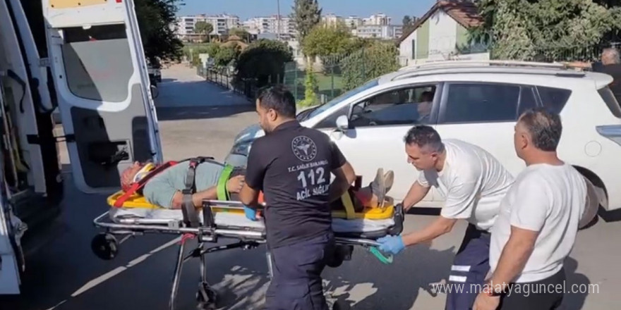 Antalya’da feci kaza: Takla atıp tel bariyerleri aşarak karşı yöne geçen aracın, iki araca çarpması sonucu 2 kişi yaralandı