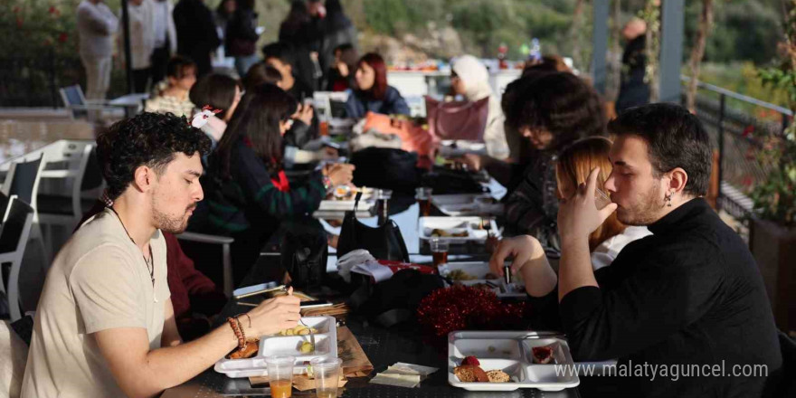 Antalya’da Gençlik Merkezi açıldı